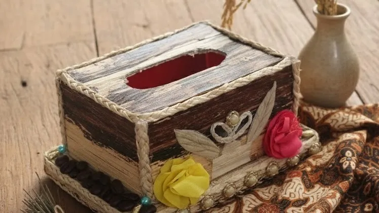 Tempat Tisu dari Batang Pisang